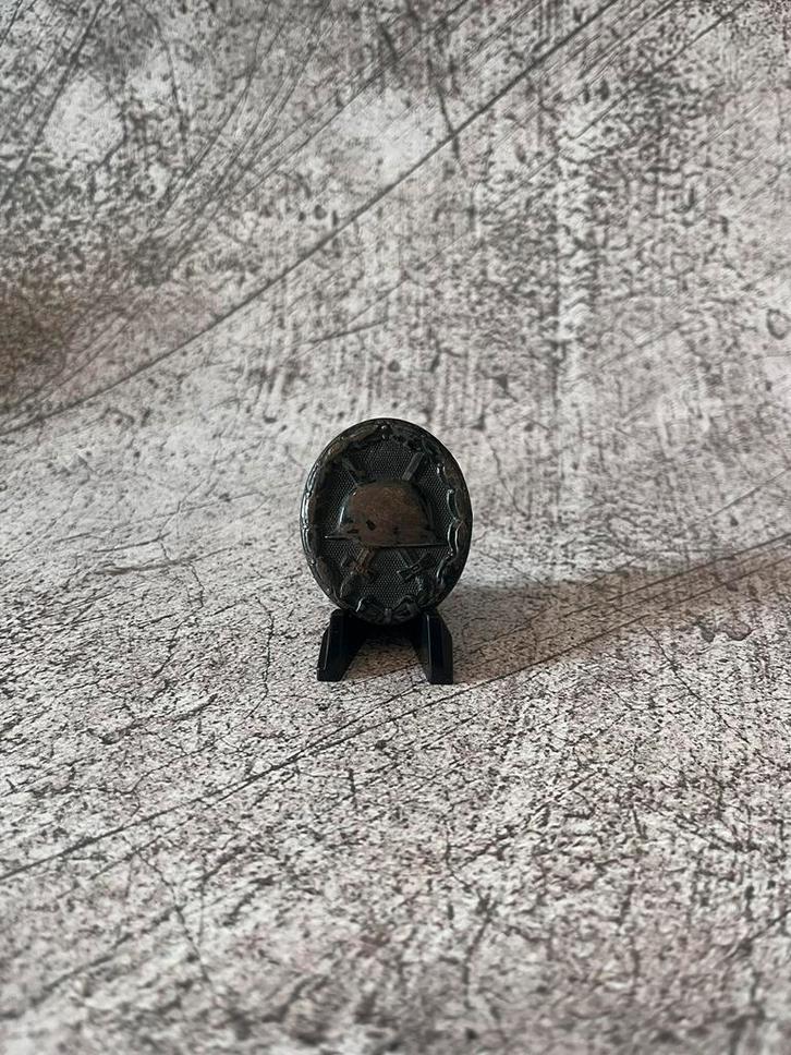 Orgineel WW2 Verwundetenabzeichen zwart maker 107, Verzamelen, Militaria | Tweede Wereldoorlog, Embleem of Badge, Duitsland, Ophalen of Verzenden