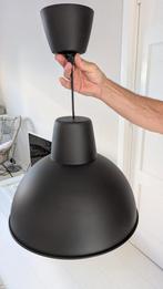 Nieuwe Ikea Skurup hanglamp 38 cm, matzwart, Huis en Inrichting, Lampen | Hanglampen, Ophalen, Nieuw, Minder dan 50 cm