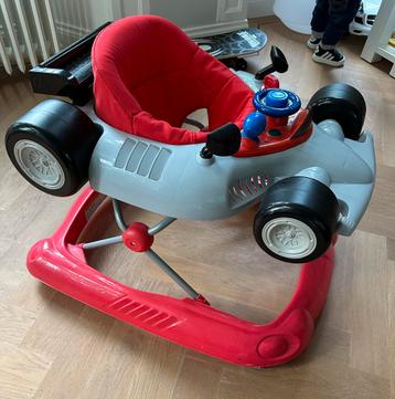 Leuke loopauto aangeboden beschikbaar voor biedingen