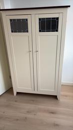 Kledingkast met glazen deuren, Ophalen