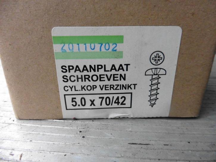 spaanplaatschroeven 200 stuks 5x70, Doe-het-zelf en Verbouw, IJzerwaren en Bevestigingsmiddelen, Nieuw, Schroeven, 50 tot 100 mm