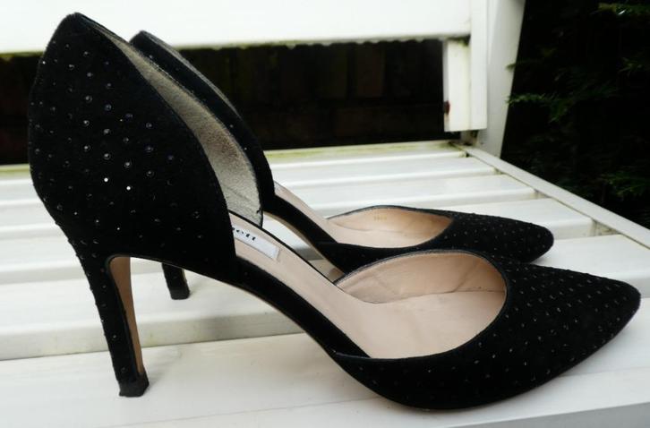 L.K. Bennett pumps 37,5 zwart suède glittersteentjes Flossie, Kleding | Dames, Schoenen, Zo goed als nieuw, Pumps, Zwart, Verzenden
