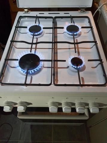 Etna fornuis met Elektrische oven werkt Uitstekend beschikbaar voor biedingen