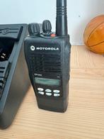 Motorala gp360 portofoon VHF band, Ophalen of Verzenden, Gebruikt, 2 to 5 km, Portofoon of Walkie-talkie