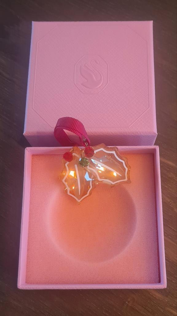Swarovski kerst hulstbladeren, Verzamelen, Swarovski, Nieuw, Figuurtje, Ophalen of Verzenden