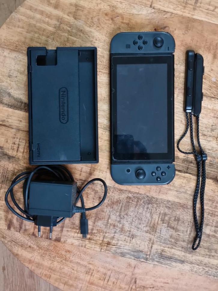 Nintendo Switch V1, Spelcomputers en Games, Spelcomputers | Nintendo Consoles | Accessoires, Ophalen of Verzenden