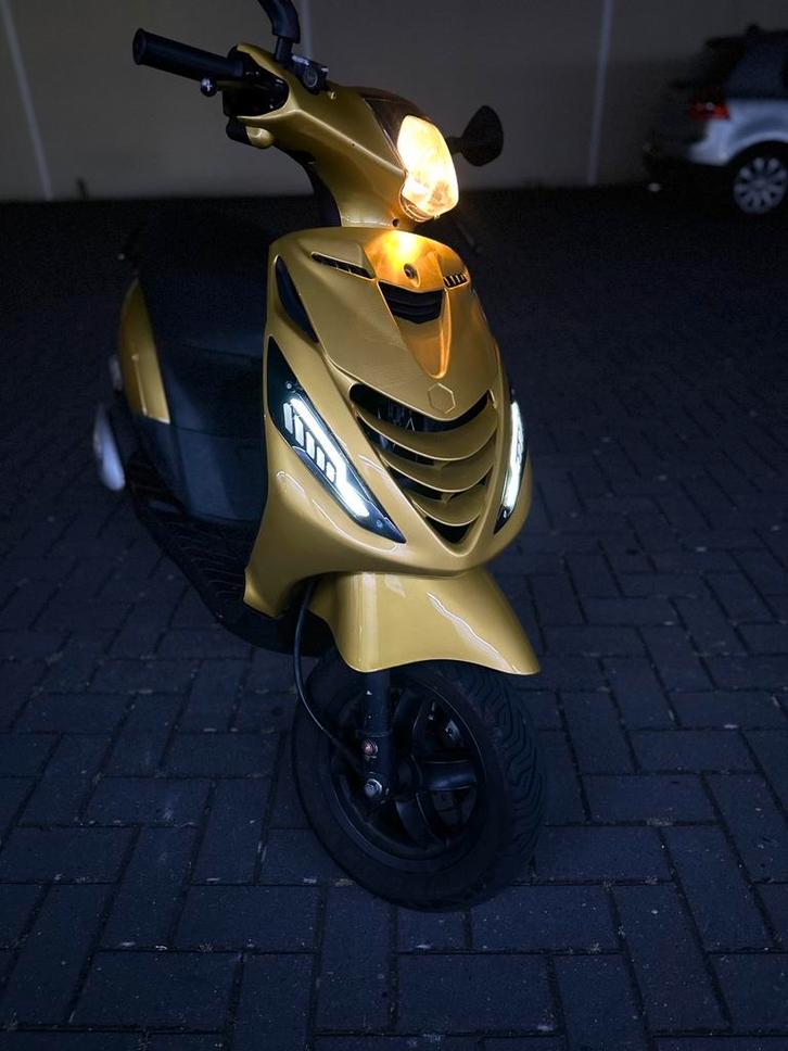 Piaggio Zip 70cc 2t blauw kenteken, Fietsen en Brommers, Scooters | Piaggio, Zo goed als nieuw, Zip, Maximaal 25 km/u, Tweetakt