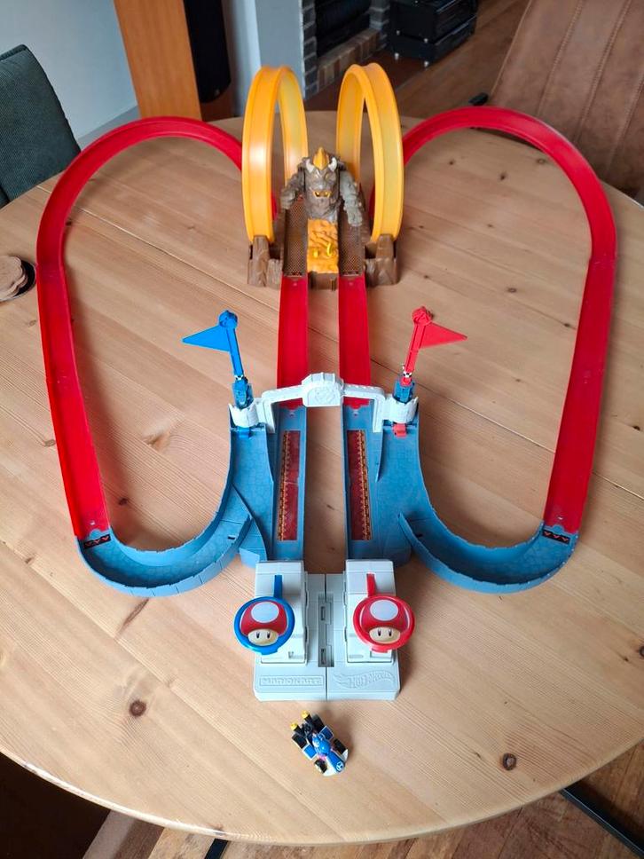 Hot Wheels Mario Kart Bowser Kasteel Racebaan, Kinderen en Baby's, Speelgoed | Racebanen, Gebruikt, Racebaan, Handmatig, Hot Wheels