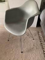 Eames replica Plastic Arm Chair, Ophalen of Verzenden, Wit, Zo goed als nieuw, Eén