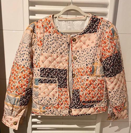 Kort gebloemd jasje. Maat 38-40 gevoerd met knoopsluiting, Kleding | Dames, Jassen | Zomer, Nieuw, Maat 38/40 (M), Overige kleuren