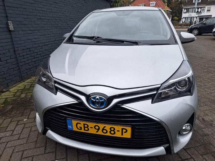 Toyota Yaris 1.5 HSD 55KW 5DRS 2015 Grijs, Auto's, Toyota, Bedrijf, Yaris, ABS, Achteruitrijcamera, Airbags, Airconditioning, Bluetooth