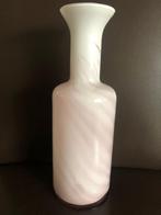 Vintage Vaas Opaline Glas Pop Art Wit Lila 28.5 cm, Ophalen, Gebruikt, Overige kleuren, Aardewerk of Porselein