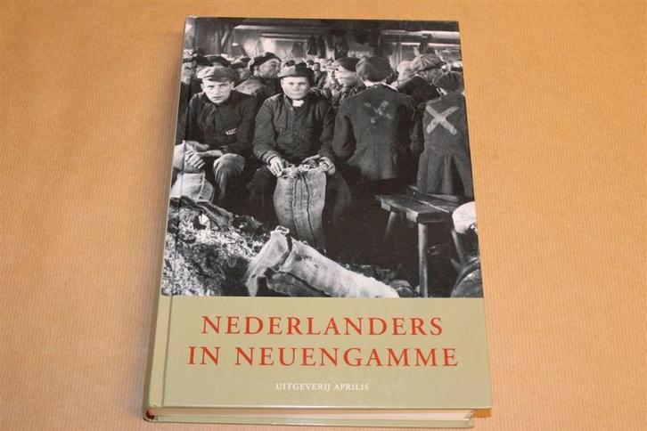 Nederlanders in Neuengamme [Duits concentraitekamp], Boeken, Oorlog en Militair, Zo goed als nieuw, Ophalen of Verzenden