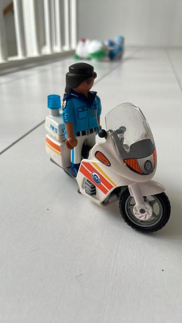 Playmobil motor met motoragent City retro beschikbaar voor biedingen