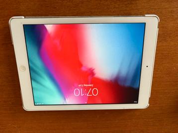 Apple iPad Air - 16GB - Wit beschikbaar voor biedingen