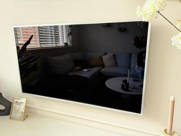 Panasonic 43" Viera led tv met geborsteld aluminium rand 3D beschikbaar voor biedingen