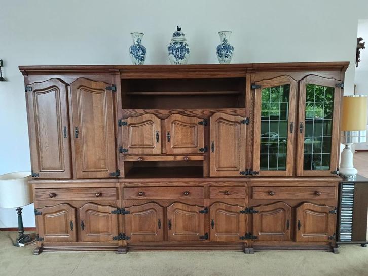 Grote donker eiken wandkast - buffetkast, Huis en Inrichting, Kasten | Buffetkasten, Zo goed als nieuw, 150 tot 200 cm, 200 cm of meer
