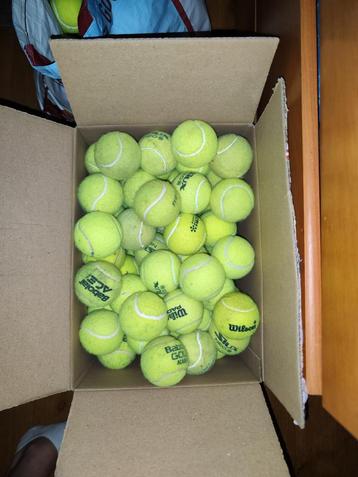 Padel ballen beschikbaar voor biedingen
