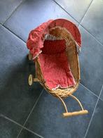 Vintage rieten poppenwagen, Kinderen en Baby's, Speelgoed | Poppen, Ophalen of Verzenden, Gebruikt, Babypop