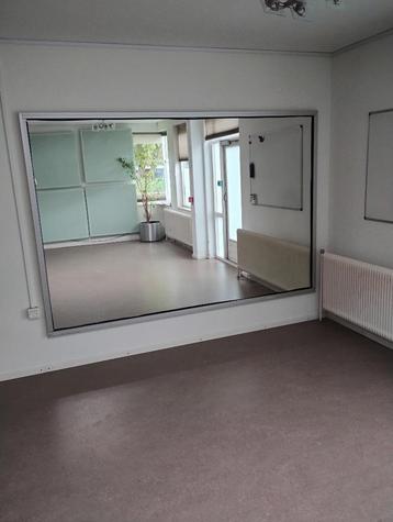 Grote spiegel voor dansschool /dansstudio beschikbaar voor biedingen