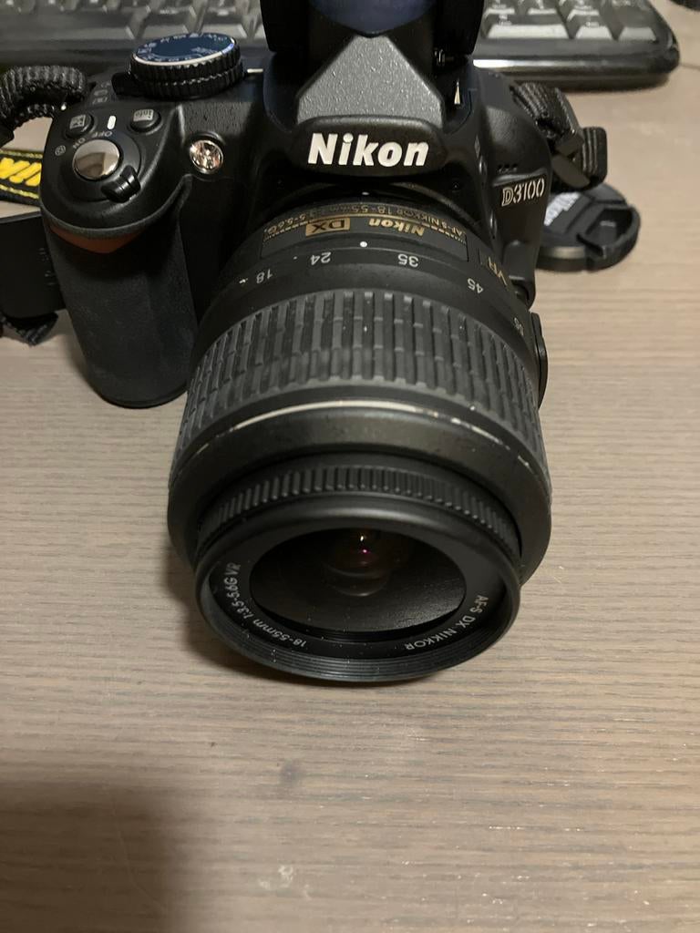 Nikon D3100 met 18-55mm nikkor af-s lens. Nieuwstaat!, Ophalen, 14 Megapixel, Spiegelreflex, Zo goed als nieuw
