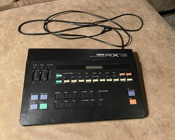 Yamaha RX15 Digital Rhythm Programmer + PS-10 foot pedal beschikbaar voor biedingen
