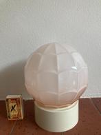 licht pastel roze melkglas schroefkogel lampenbolletje retro, Huis en Inrichting, Ophalen of Verzenden, Zo goed als nieuw, Glas
