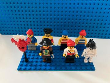 Lego piraten en soldaten poppetjes beschikbaar voor biedingen