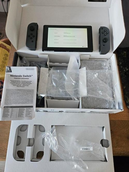 Nintendo switch V1, Spelcomputers en Games, Spelcomputers | Nintendo Switch, Zo goed als nieuw, Switch Original, Met 2 controllers