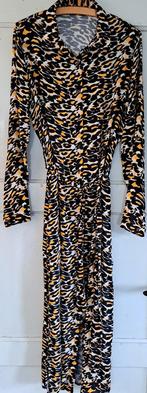 Lange maxi jurk panterprint maat 40 Another Woman, Kleding | Dames, Jurken, Geel, Maat 42/44 (L), Ophalen of Verzenden, Gedragen