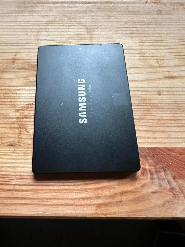 Samsung SSD 1TB - Snelle opslag voor je PC!, Computers en Software, Harde schijven, Gebruikt, Server, Intern, SSD, SATA, Ophalen of Verzenden