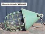 Oude groene industriele bully / kooilamp / mijnlamp H40 D20, Huis en Inrichting, Ophalen of Verzenden, Gebruikt, Glas, Vintage, oud, groen, industrieel , bully, bulleye, kooilamp
