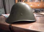 Nederlandse leger helm m34, Verzamelen, Militaria | Tweede Wereldoorlog, Ophalen of Verzenden, Nederland, Helm of Baret