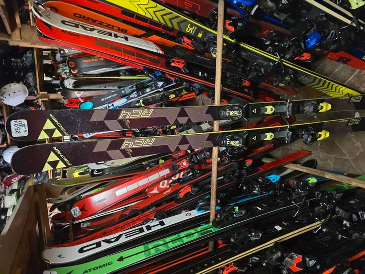 176cm fischer rc4 gs FIS RACE CODE RACE PLATEN R21, Sport en Fitness, Skiën en Langlaufen, Zo goed als nieuw, Ski's, Skiën, Fischer