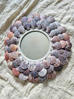 Paarse schelpen spiegel rond uit Bali, Minder dan 50 cm, Rond, Ophalen of Verzenden, Minder dan 100 cm