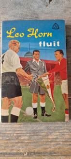 Leo Horn fluit - Elsevier Pocket - Voetbal, Ophalen of Verzenden, Gelezen, Leo Horn, Balsport
