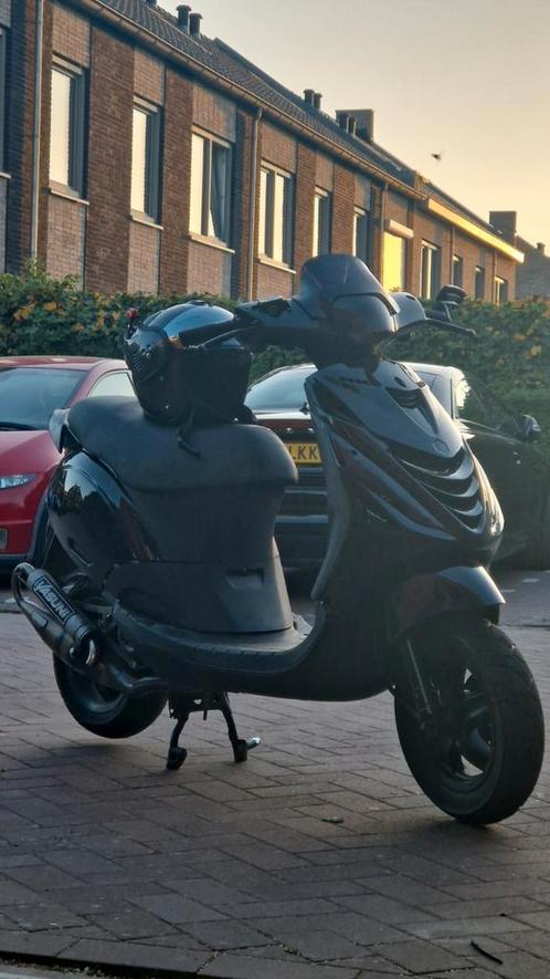 Piaggio zip 70cc fris, Fietsen en Brommers, Scooters | Piaggio, Zo goed als nieuw, Zip, Maximaal 45 km/u, Tweetakt, Ophalen