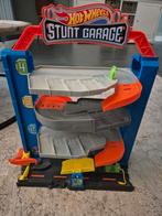 Hotwheels stunt garage incl auto's, Ophalen, Handmatig, Hot Wheels