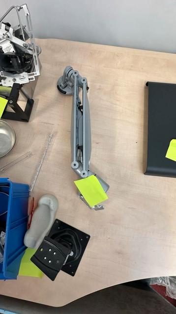 Monitorarm - Gebruikt beschikbaar voor biedingen