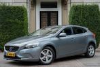 Volvo V40 2.0 T2 Momentum Parkeersensoren | Bluetooth | Crui, Auto's, Voorwielaandrijving, Gebruikt, Euro 6, 4 cilinders