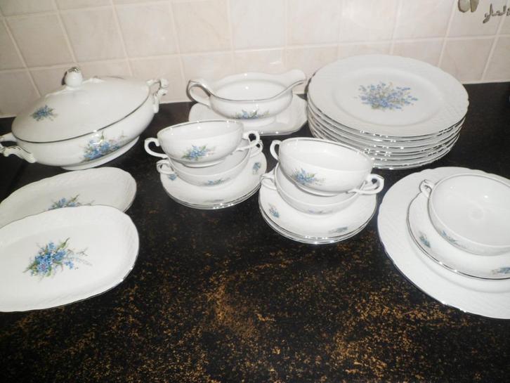 Prachtig servies van Arzberg Schumann. Vergeet me nietjes, Huis en Inrichting, Keuken | Servies, Nieuw, Compleet servies, Overige stijlen