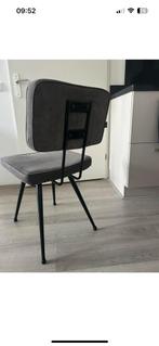 3 Grijze Kick Stoelen - Ribstof en 1x moderne zwarte stoel, Huis en Inrichting, Stoelen, Ophalen, Gebruikt, Rib, Stof