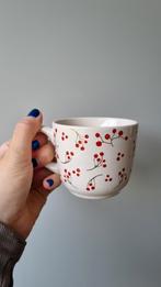 Søstrene Grene Kopje met Bessen Design, Keramiek, Ophalen of Verzenden, Zo goed als nieuw, Overige stijlen