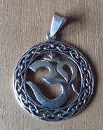 Ohm teken in zilver ketting hanger Tibet Nepal diameter 3,5, Gebruikt, Ophalen of Verzenden, Kruis of Symbool, Zilver