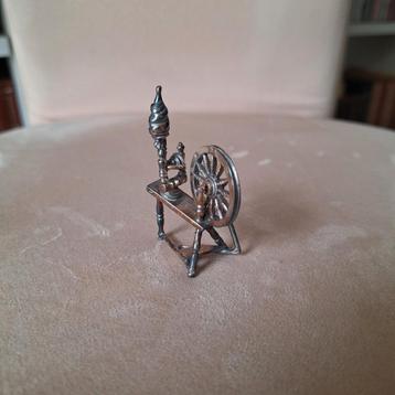 Miniatuur Zilveren Spinnenwiel beschikbaar voor biedingen