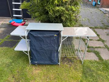 Camping kastje / keuken beschikbaar voor biedingen
