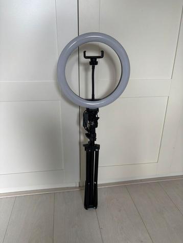 Ringlamp met statief beschikbaar voor biedingen