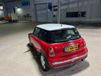 Mini 1.6 16V Cooper 2003 Rood, Auto's, 15 km/l, Zwart, 4 cilinders, 4 stoelen