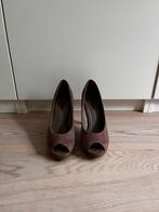 Lichtbruine Suede High Heels - Maat 36, Kleding | Dames, Schoenen, Ophalen of Verzenden, Zo goed als nieuw, Bruin, Pumps