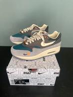 Nike Air Max 1 Kasina Won-Ang Grey DQ-8475-001, maat 36.5., Kleding | Heren, Schoenen, Overige kleuren, Nike Air, Nieuw, Ophalen of Verzenden